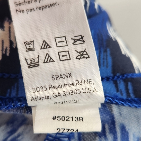 Spanx Sunshine Quick Dry Golf Athletic Shorts in Ikat Geometric Pattern Medium - Picture 9 of 9